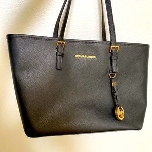 Micheal Kors Jet Set Black Shoulder Bag